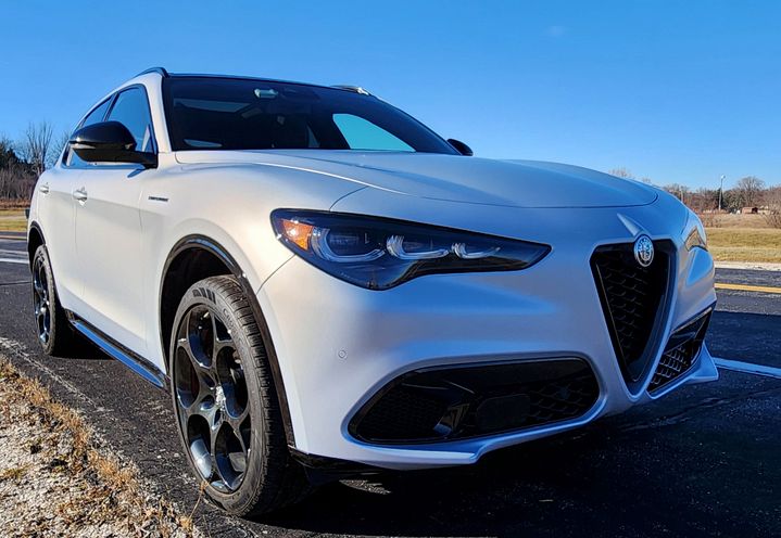 Derick Loyola's Stelvio